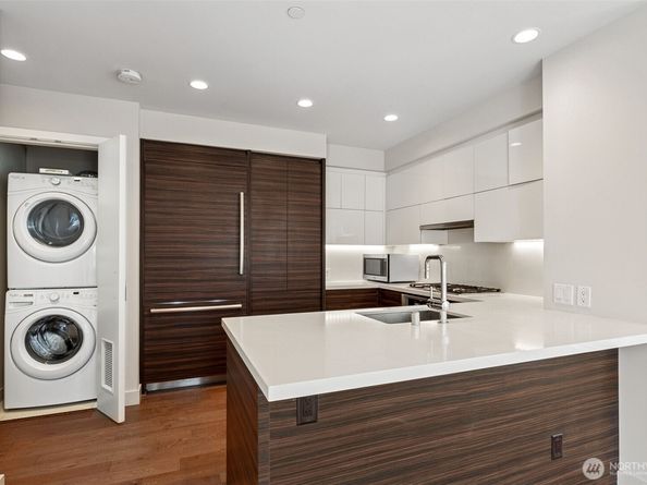 588 Bell Street 606S, Seattle WA 98121