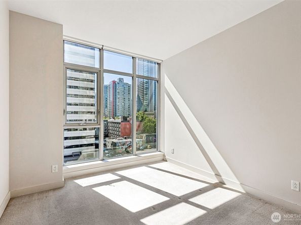588 Bell Street 606S, Seattle WA 98121