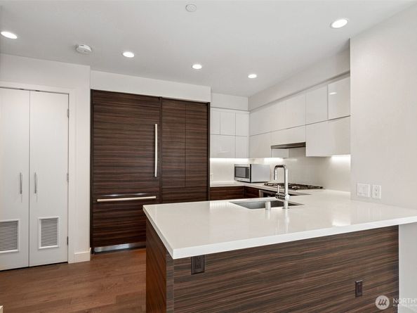 588 Bell Street 606S, Seattle WA 98121