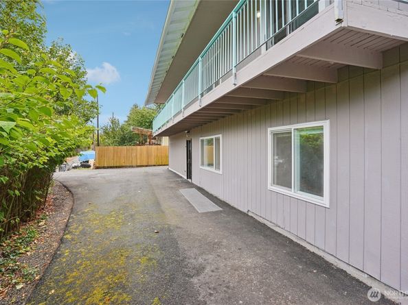 2305 S 116th Place, Burien WA 98168
