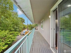 2305 S 116th Place, Burien WA 98168