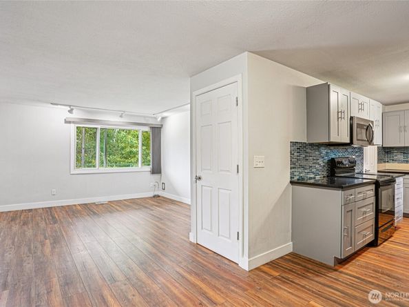 2305 S 116th Place, Burien WA 98168