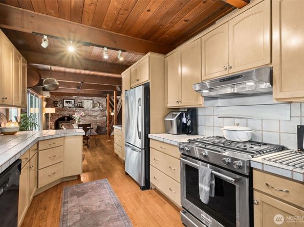 25832 SE 152 Street, Issaquah WA 98027
