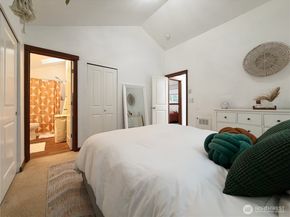 3012 NE 137th Street B, Seattle WA 98125