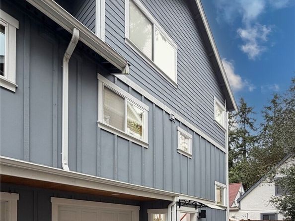 3012 NE 137th Street B, Seattle WA 98125