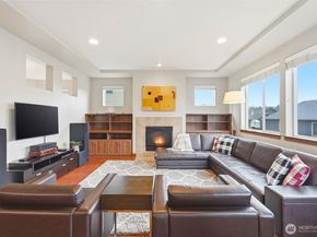 7703 NE 201st Place, Kenmore WA 98028