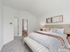 2465 132nd Avenue SE, Bellevue WA 98005