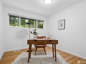 10627 SE 18th St, Bellevue WA 98004