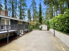10627 SE 18th St, Bellevue WA 98004