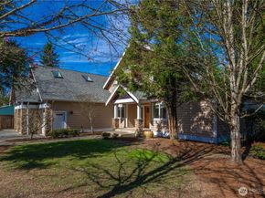 11028 E Riverside Drive, Bothell WA 98011