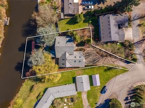 11028 E Riverside Drive, Bothell WA 98011