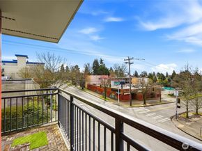 424 N 85th Street 317, Seattle WA 98103