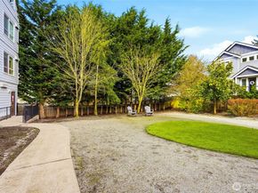 424 N 85th Street 317, Seattle WA 98103