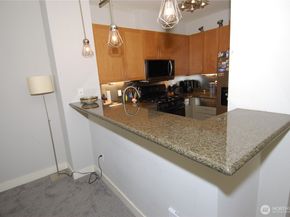 3217 Eastlake Avenue E 302, Seattle WA 98102