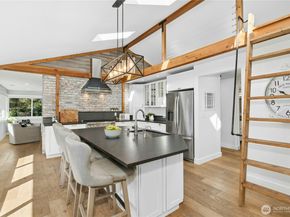 3016 106th Avenue SE, Bellevue WA 98004
