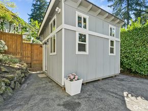 3016 106th Avenue SE, Bellevue WA 98004