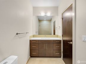 9719 Lake Shore Boulevard NE, Seattle WA 98115