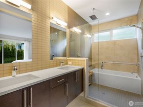 9719 Lake Shore Boulevard NE, Seattle WA 98115
