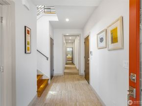 9719 Lake Shore Boulevard NE, Seattle WA 98115