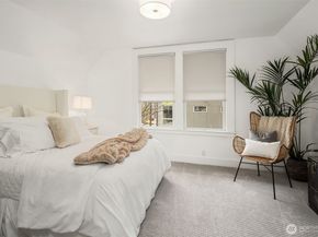 2009 E John Street, Seattle WA 98112