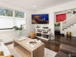 2009 E John Street, Seattle WA 98112