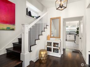 2009 E John Street, Seattle WA 98112