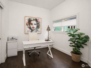 2009 E John Street, Seattle WA 98112