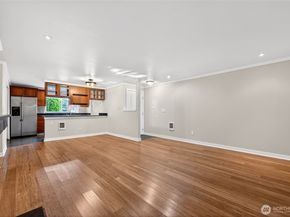 14010 NE 181st Place C102, Woodinville WA 98072