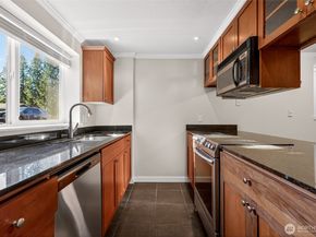 14010 NE 181st Place C102, Woodinville WA 98072