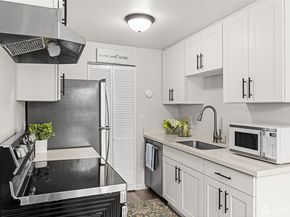 15210 Macadam Road S D211, Tukwila WA 98188