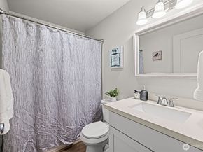 15210 Macadam Road S D211, Tukwila WA 98188