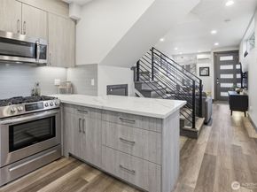 5620 California Avenue SW A, Seattle WA 98136
