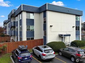 1100 Harrington Avenue NE 205, Renton WA 98056