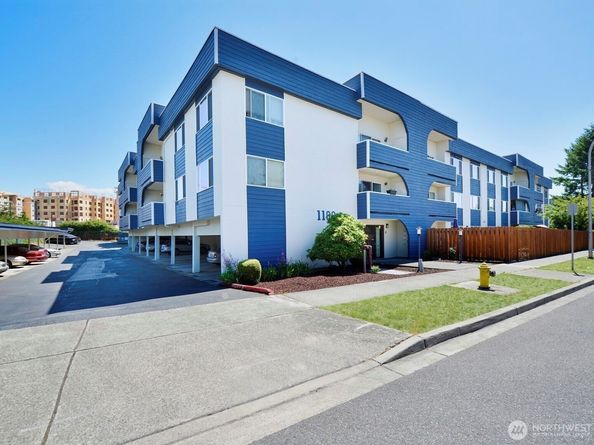 1100 Harrington Avenue NE 205, Renton WA 98056