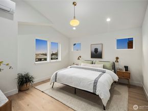 522 NE 89th Street A, Seattle WA 98115