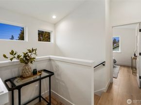 522 NE 89th Street A, Seattle WA 98115