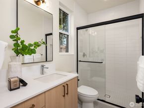 337 18th Avenue, Kirkland WA 98033