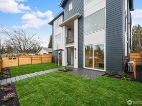 3218 47th Avenue SW, Seattle WA 98116