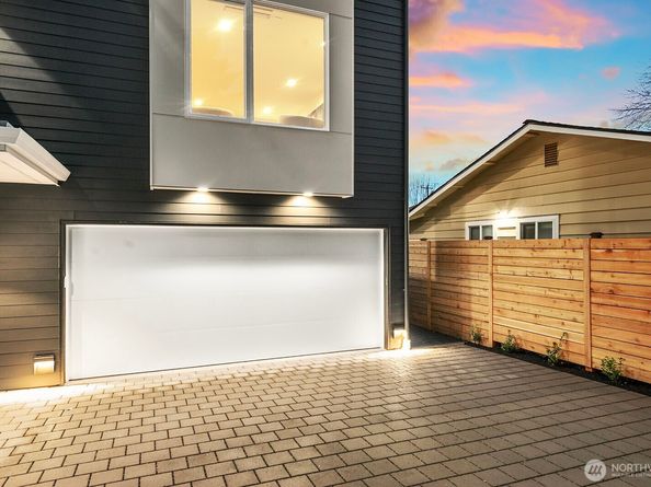 3218 47th Avenue SW, Seattle WA 98116