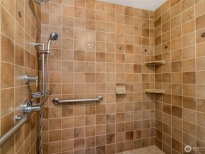6439 NE 188th Street, Kenmore WA 98028