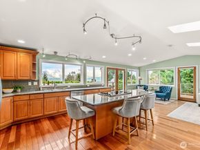 6439 NE 188th Street, Kenmore WA 98028