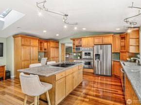 6439 NE 188th Street, Kenmore WA 98028