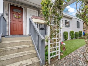 13324 30th Avenue NE, Seattle WA 98125