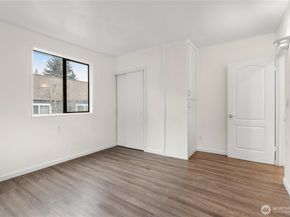 13324 30th Avenue NE, Seattle WA 98125