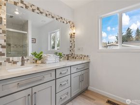 13324 30th Avenue NE, Seattle WA 98125