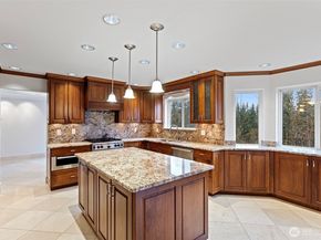 1932 S 370th Court, Federal Way WA 98003