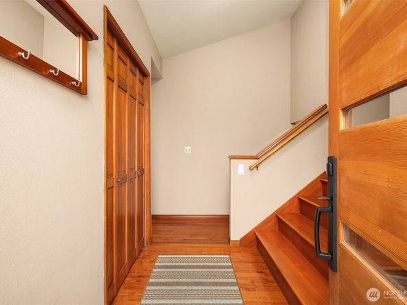 902 7th Avenue S, Edmonds WA 98020