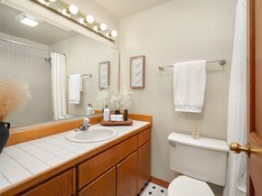 902 7th Avenue S, Edmonds WA 98020