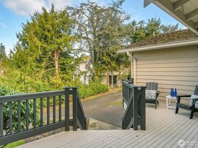 902 7th Avenue S, Edmonds WA 98020