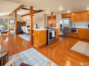 902 7th Avenue S, Edmonds WA 98020